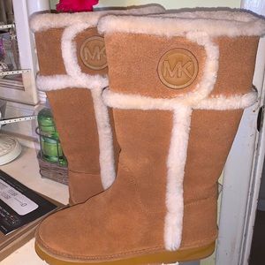 MICHAEL KORS FUR BOOTS